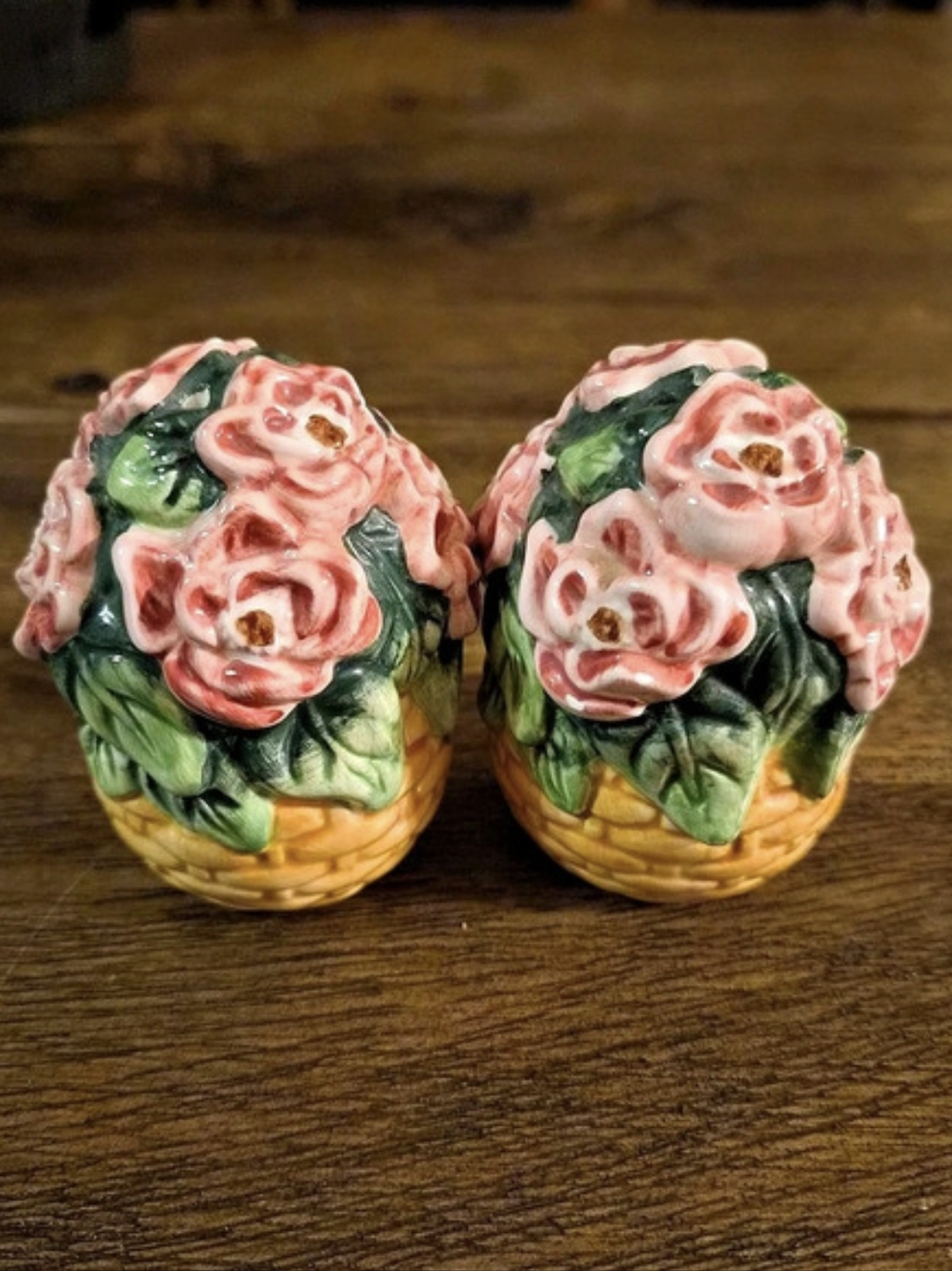 Salt & Pepper Shakers - Pink Roses in Basket - Vintage